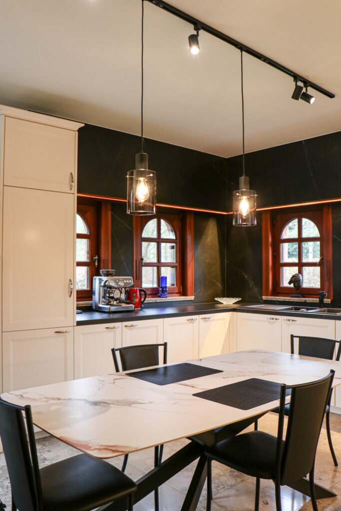 Landelijke keuken met veel opbergruimte