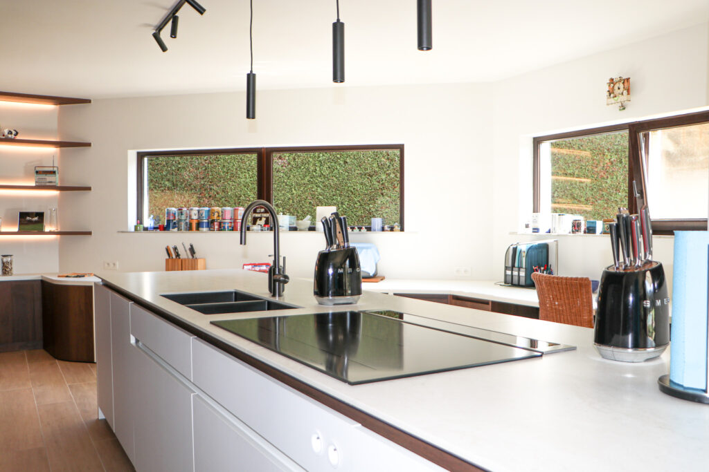 Grote moderne keuken in Keerbergen