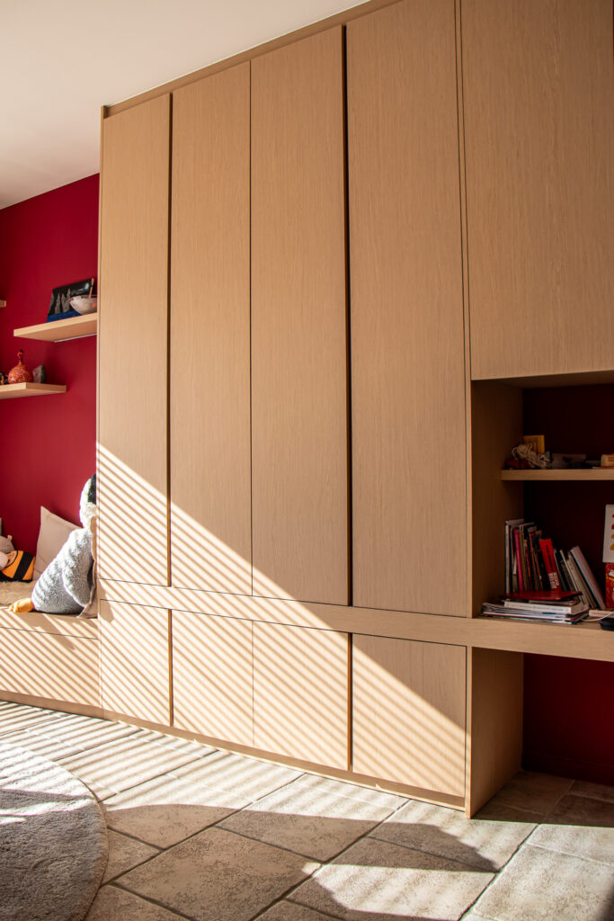 Grote moderne maatkast